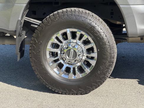 Used 2022 Ford F250 XLT w/ XLT Premium Package AWD/4WD image 12