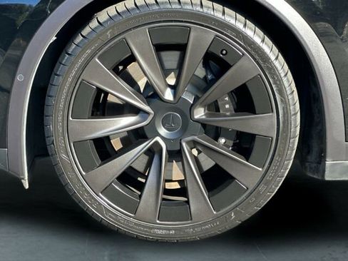 Used 2022 Tesla Model X image 33