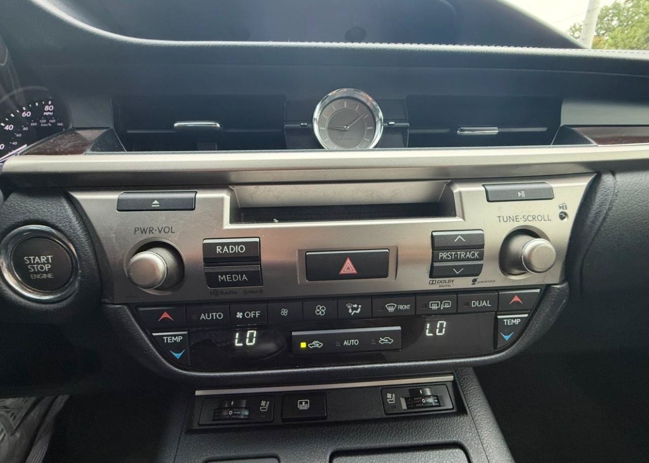 Used 2014 Lexus ES 350 w/ Luxury Package FWD image 23
