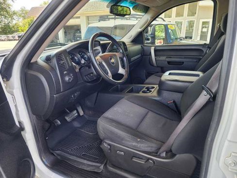Used 2011 Chevrolet Silverado 2500 LT w/ Interior Plus Package AWD/4WD image 12
