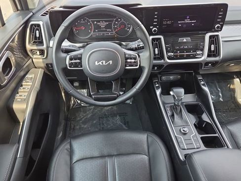 Used 2022 Kia Sorento S FWD image 14