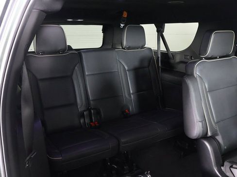 Used 2023 Chevrolet Suburban Premier image 39