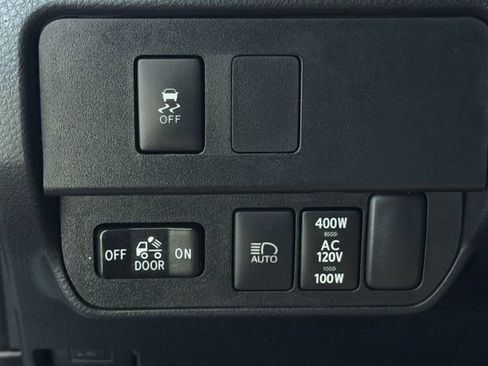 Used 2023 Toyota Tacoma TRD Sport AWD/4WD image 31