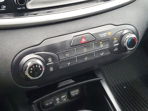 Used 2019 Kia Sorento L image 19