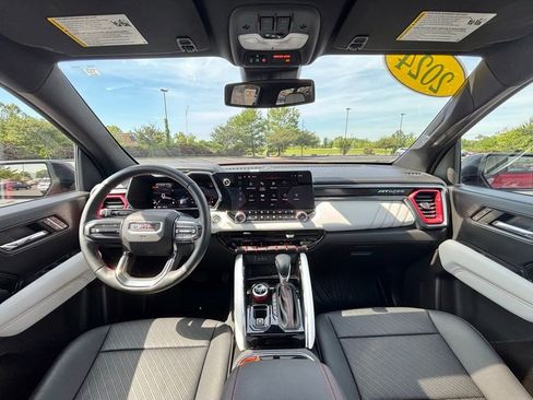 Used 2024 GMC Canyon AT4X w/ AT4X AEV Edition AWD/4WD image 24