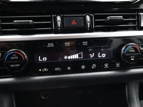 Used 2024 Nissan Pathfinder SV FWD image 33