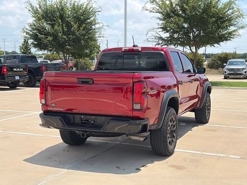 Used 2024 Chevrolet Colorado Trail Boss w/ Technology Package AWD/4WD image 9