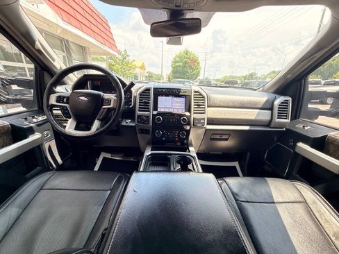Used 2017 Ford F250 Lariat w/ Lariat Ultimate Package AWD/4WD image 35