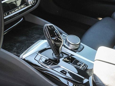 Used 2023 BMW 530e w/ M Sport Package image 32