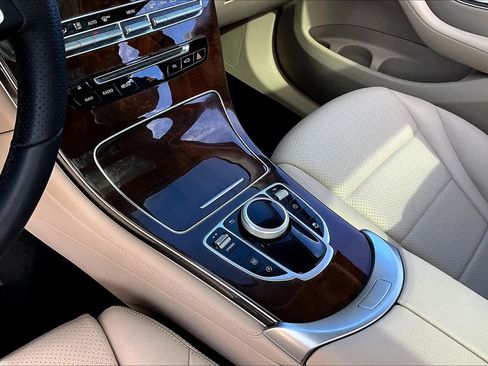 Used 2019 Mercedes-Benz GLC 300 image 17