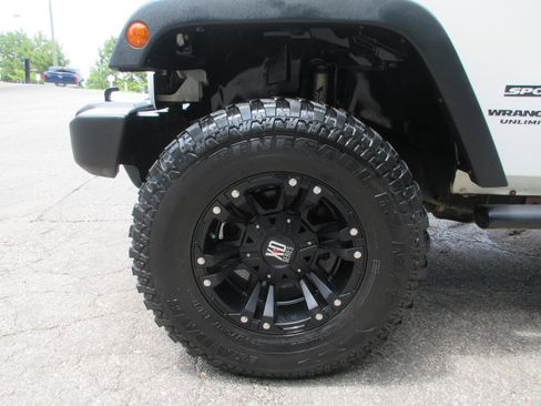 Used 2015 Jeep Wrangler Unlimited Sport w/ Quick Order Package 23S AWD/4WD image 18