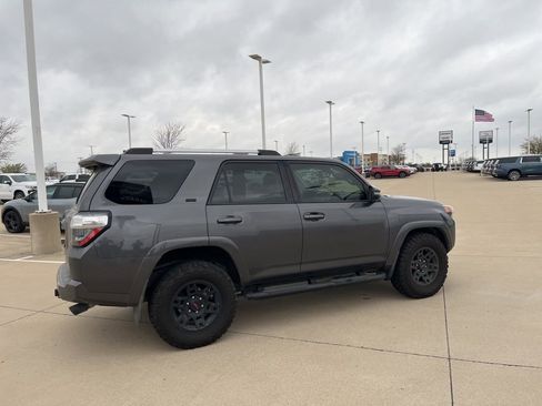 Used 2020 Toyota 4Runner SR5 Premium image 5