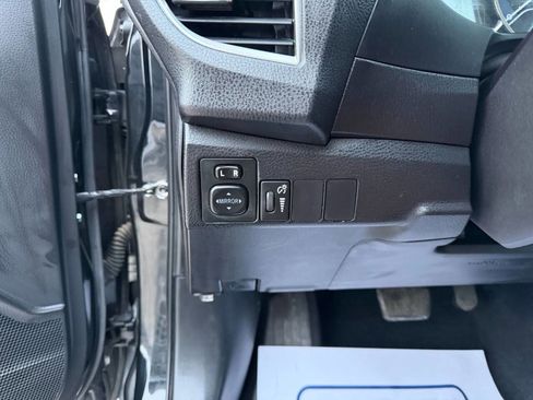 Used 2015 Toyota Corolla LE image 17