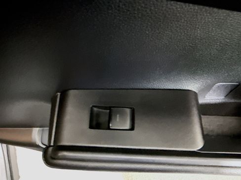 Used 2023 Toyota Highlander L FWD image 31