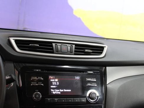 Used 2015 Nissan Rogue SV AWD/4WD image 17