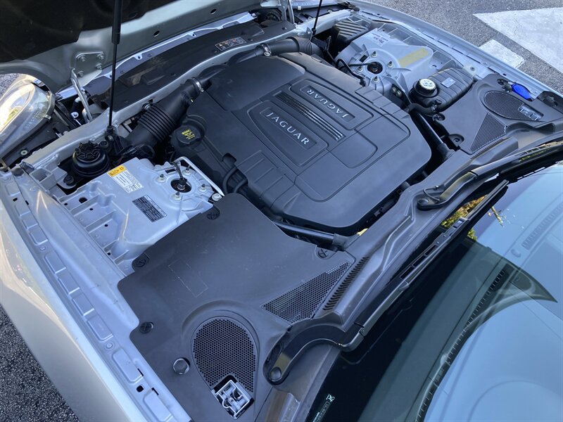 Used 2010 Jaguar XK Convertible RWD image 31
