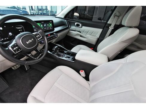 Certified 2024 Kia Sorento SX FWD image 33