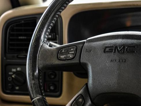 Used 2005 GMC Sierra 2500 SLT w/ Heavy-Duty Power Package AWD/4WD image 23