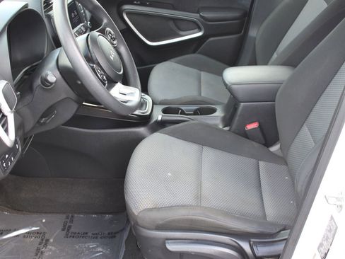 Used 2022 Kia Soul LX w/ Technology Package FWD image 12