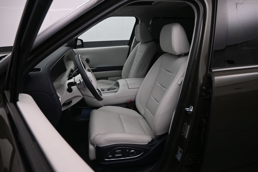 Certified 2026 Hyundai Palisade Calligraphy AWD/4WD image 21
