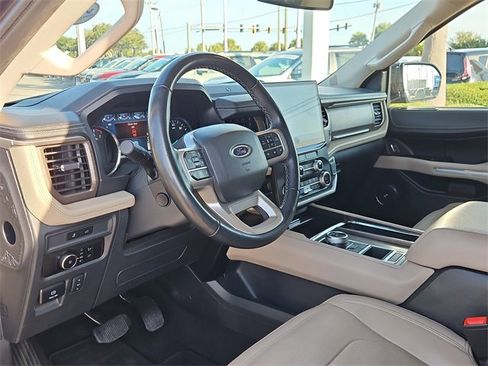 Used 2024 Ford Expedition Max Limited image 16