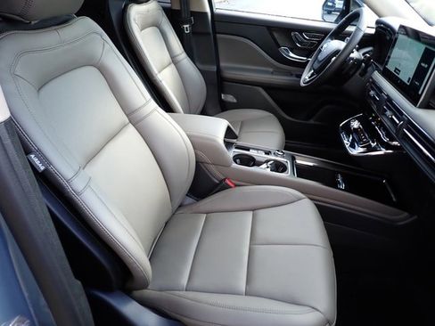 New 2026 Lincoln Corsair Premiere image 11