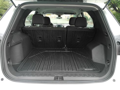 Certified 2023 Chevrolet Equinox LS w/ LPO, Floor Liner Package FWD image 8