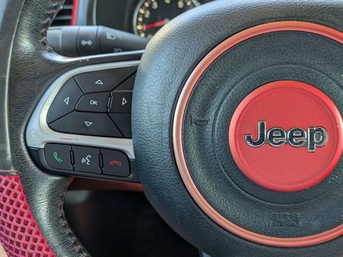 Used 2016 Jeep Renegade Trailhawk image 18