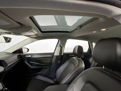 Used 2023 Volkswagen Jetta SE image 21