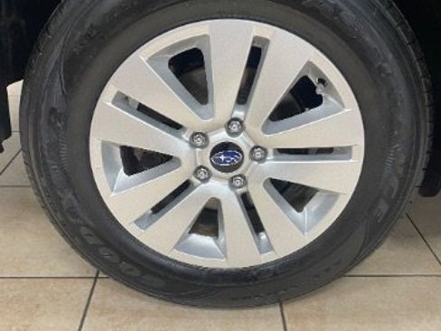 Used 2018 Subaru Outback 2.5i Premium AWD/4WD image 34