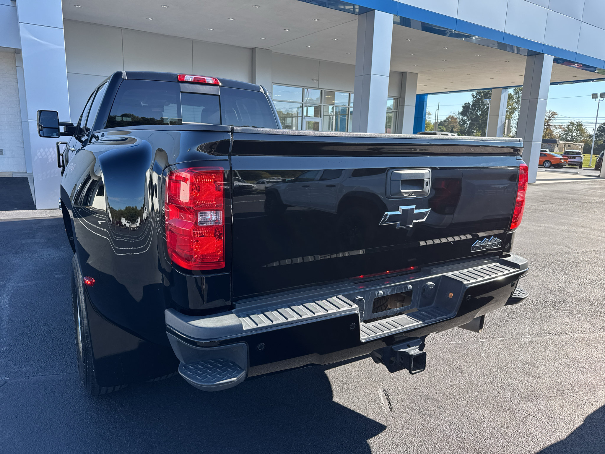 Used 2017 Chevrolet Silverado 3500 High Country w/ Duramax Plus Package AWD/4WD image 5