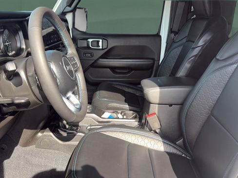 Used 2024 Jeep Wrangler High Altitude AWD/4WD image 17