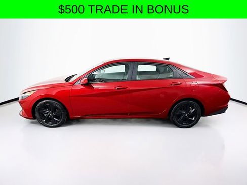 Used 2023 Hyundai Elantra SEL w/ Preferred Accessory Package image 3