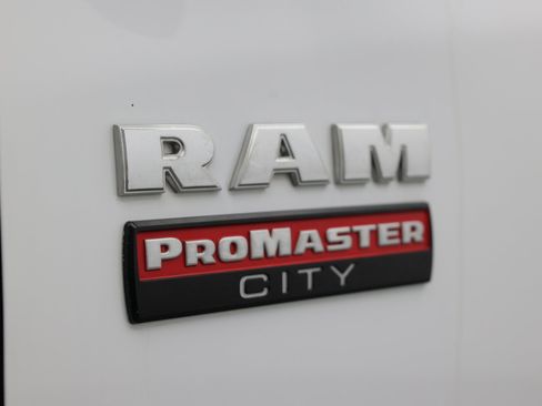 Used 2022 RAM ProMaster City Tradesman FWD image 12