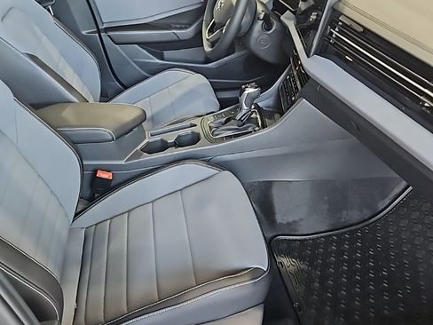 New 2026 Volkswagen Jetta SE FWD image 13