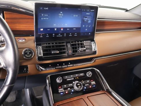 Certified 2023 Lincoln Navigator L Reserve image 5