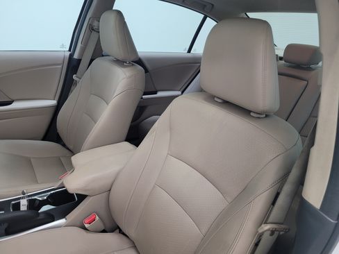 Used 2014 Honda Accord Touring image 21