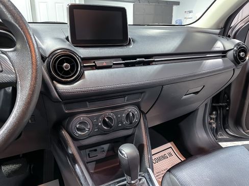 Used 2018 Toyota Yaris iA image 24