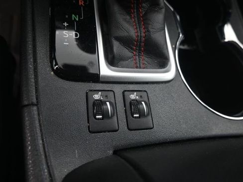 Used 2019 Toyota Highlander SE image 15