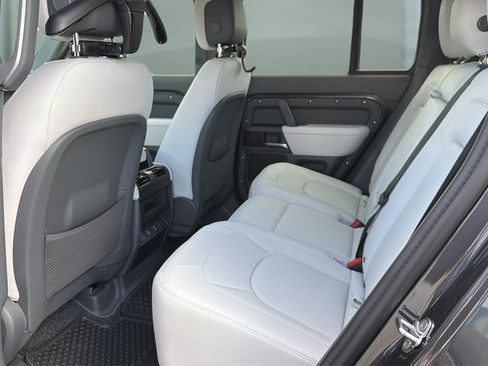 New 2026 Land Rover Defender 110 X-Dynamic SE AWD/4WD image 18