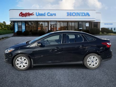 Used 2012 Ford Focus SE image 2