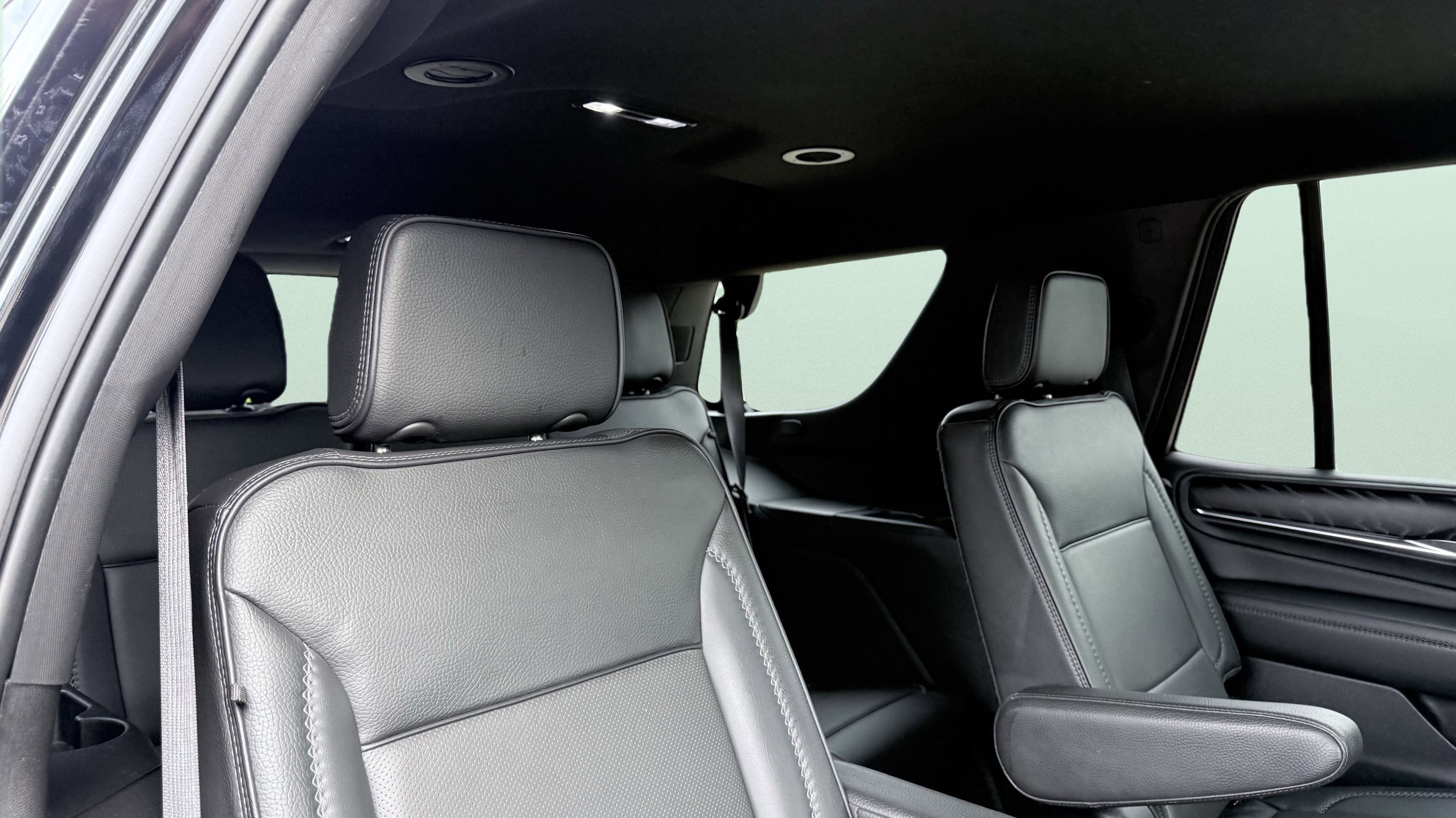 Used 2023 GMC Yukon Denali RWD image 38