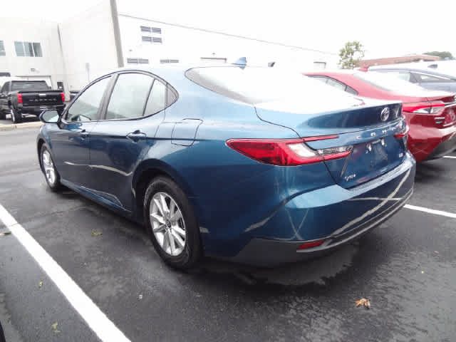 Used 2025 Toyota Camry LE FWD image 5