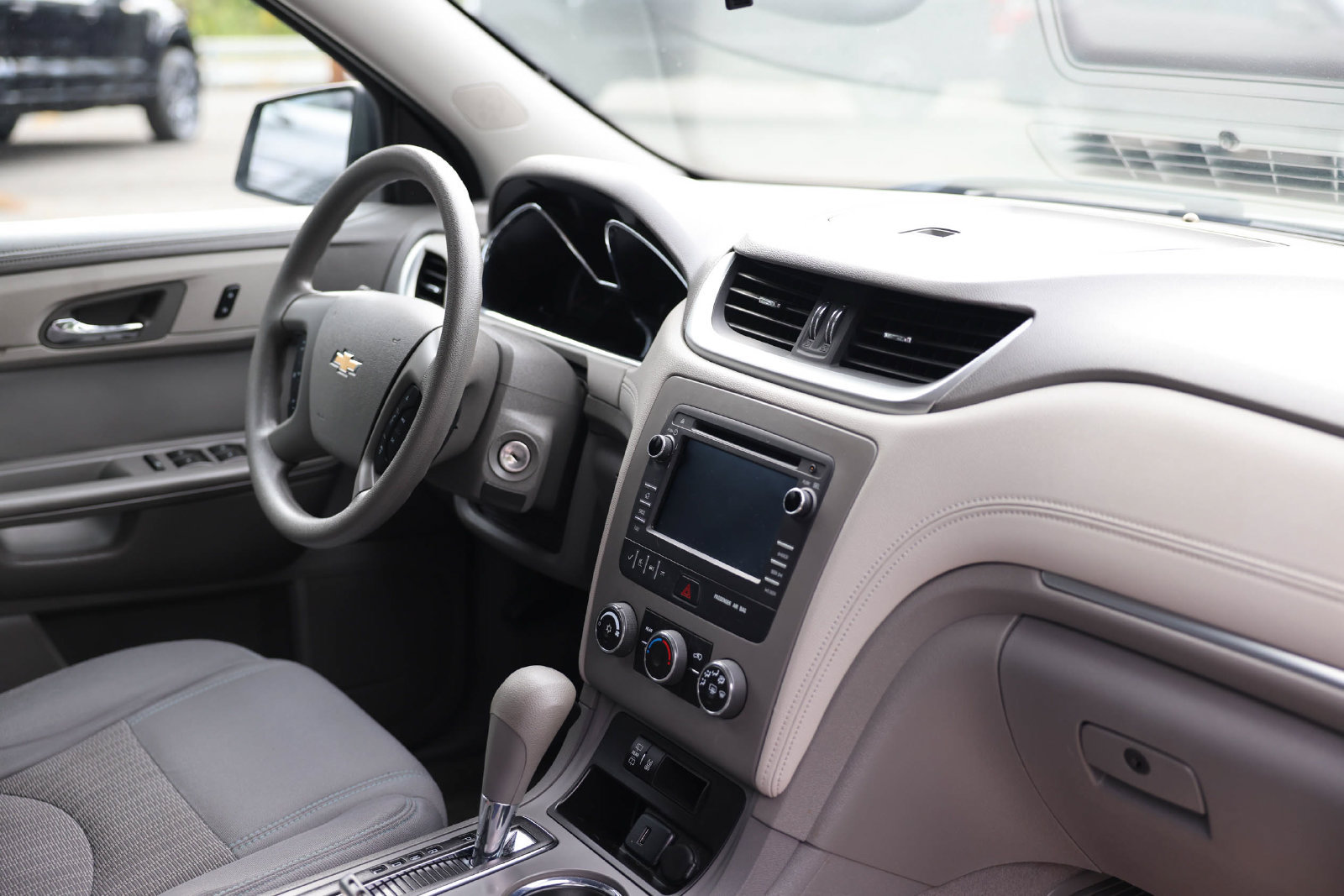 Used 2016 Chevrolet Traverse LS FWD image 10