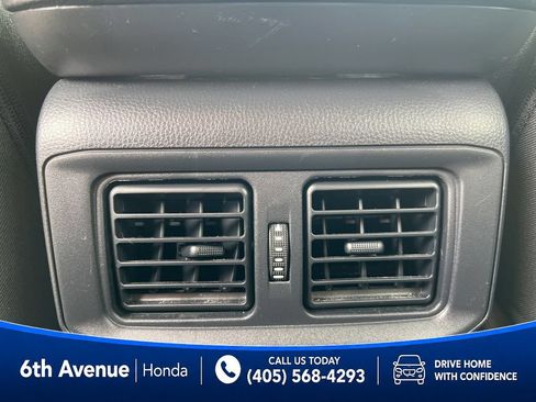 Used 2025 Toyota RAV4 XLE AWD/4WD image 20