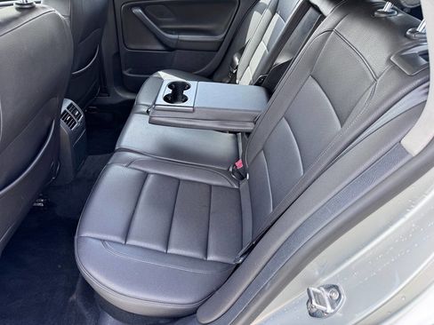 Used 2012 Volkswagen Jetta TDI FWD image 5