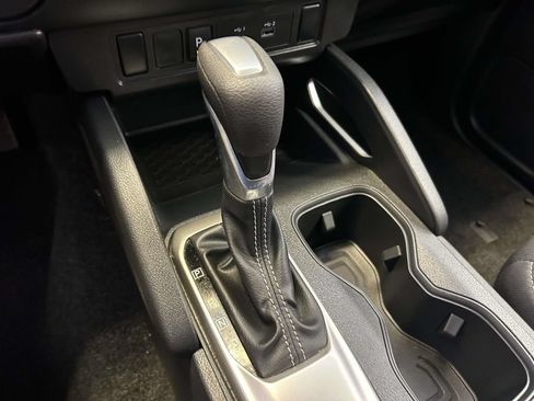 Used 2026 Nissan Frontier SV RWD image 19