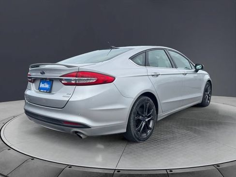 Used 2018 Ford Fusion SE w/ Equipment Group 201A FWD image 5