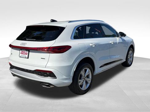 Used 2025 Audi Q5 Premium w/ Convenience Package AWD/4WD image 7