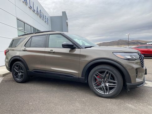 New 2026 Ford Explorer ST w/ Sun And Sound Package image 20